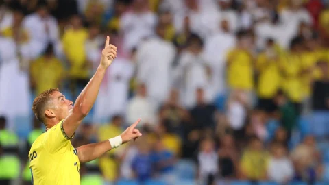 Cristiano Ronaldo trở lại, Al-Nassr đè bẹp Al-Riyadh 4-0