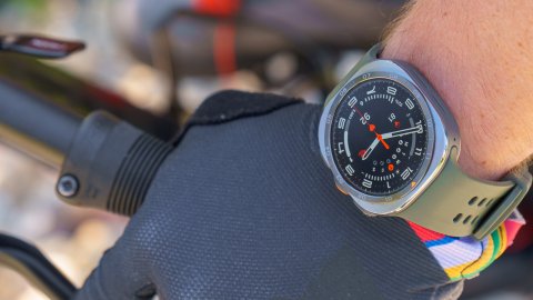 Đánh giá Samsung Galaxy Watch Ultra2: Cải tiến đáng giá cho người dùng