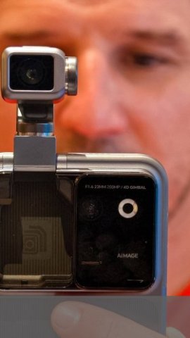 Honor ra mắt smartphone Robot Phone với công nghệ gimbal độc đáo