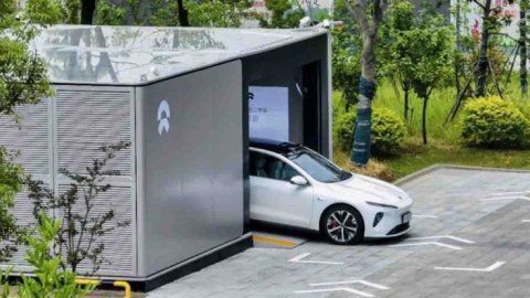 Nhà nước Trung Quốc mua lại trạm đổi pin của Nio