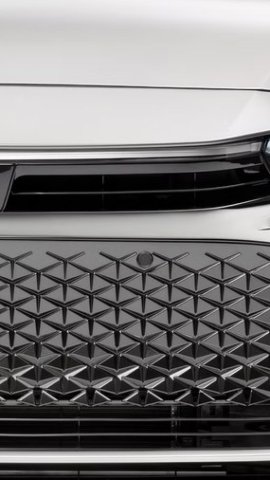 Toyota Crown và Camry: Cuộc chiến trong nội bộ Toyota