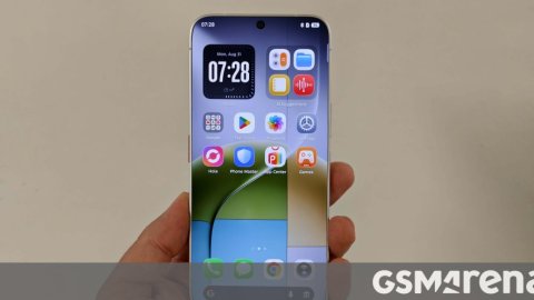 Tecno ra mắt điện thoại concept không viền tại IFA 2026