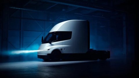 Tesla Semi chính thức sản xuất tại Nevada, mục tiêu 50.000 xe mỗi năm