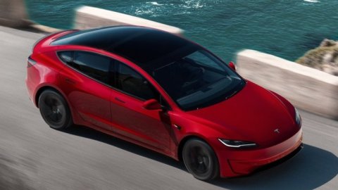 Tesla nâng cấp Model 3 tại Trung Quốc: màn hình 16 inch và V2L