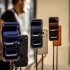 Google và Apple đối đầu với EU về tương lai của trợ lý AI